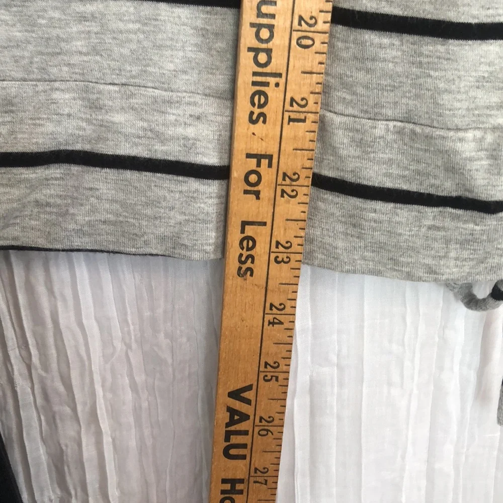 AMERICAN EAGLE black sz 10 high rise jeggings & BOBEAU sz S gray blk striped top